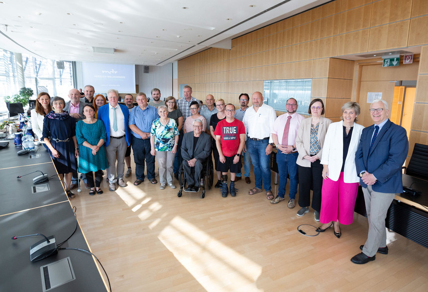 Gruppenfoto der Teilnehmer des MDR-Spitzentreffens 2023 in Leipzig